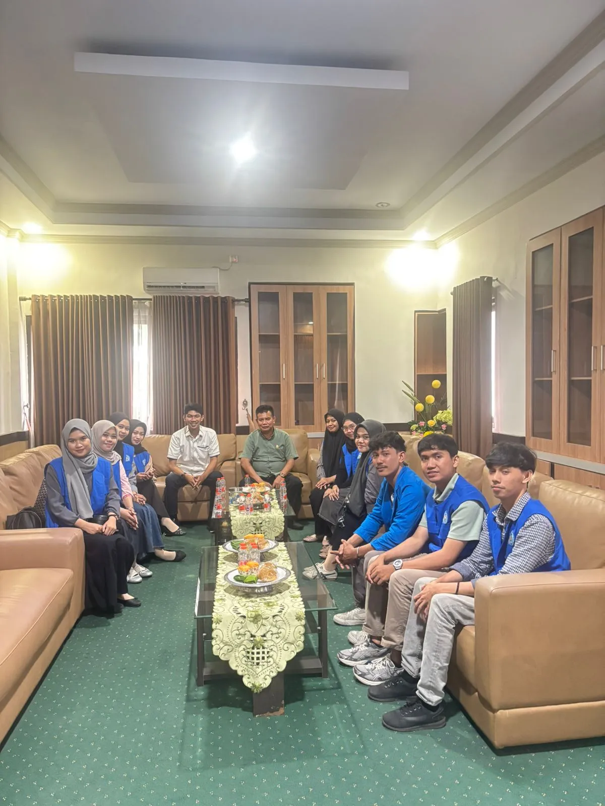Bangga Jadi Alumni, Ketua DPRD Gowa Sambut Mahasiswa Magang dari Unismuh Makassar