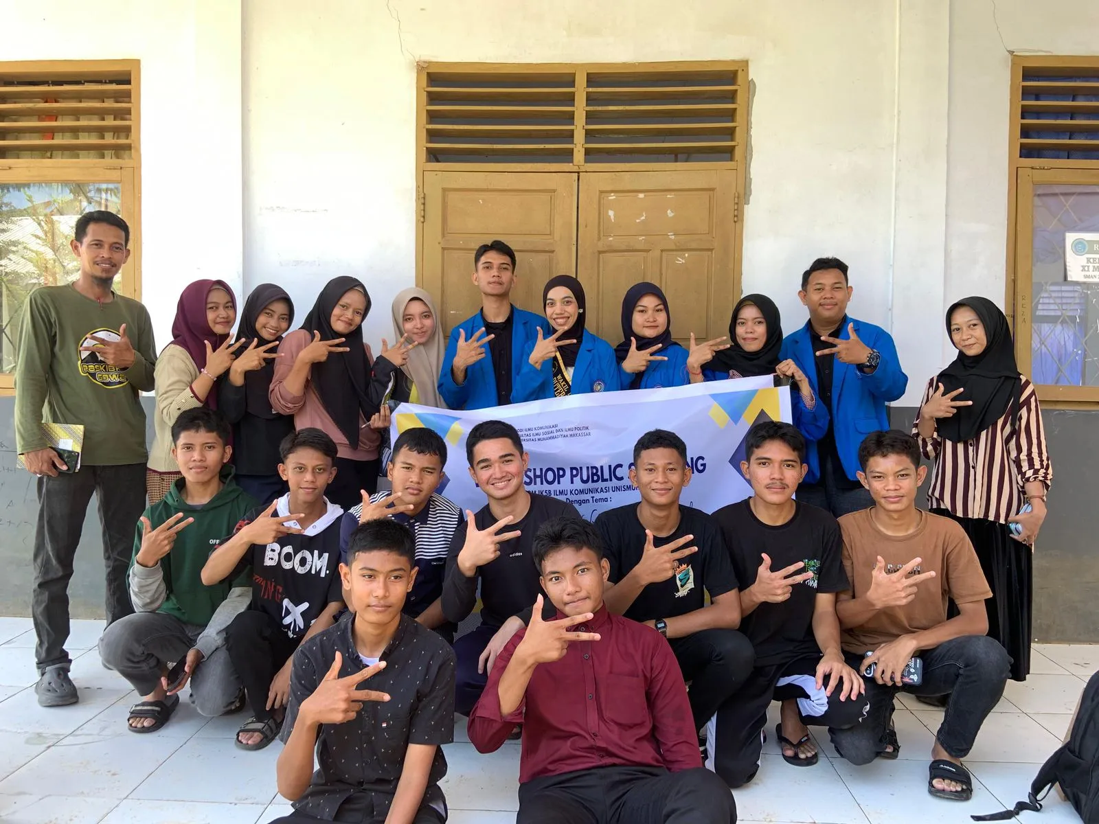 Mahasiswa Ilmu Komunikasi Unismuh Makassar Gelar Workshop Public Speaking di SMAN 21 Gowa