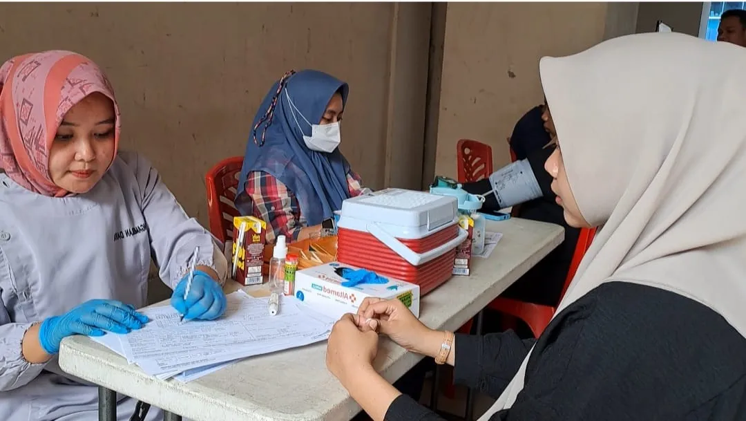 Peringati Hari Donor Sedunia, KSR PMI Unit 114 Unismuh Makassar Gandeng Prodi Ilmu Administrasi FISIP Gelar Donor Darah