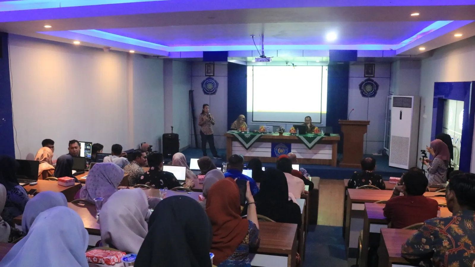 Gelar Kuliah Tamu, FEB Unismuh Makassar Hadirkan Dosen Universitas Surabaya