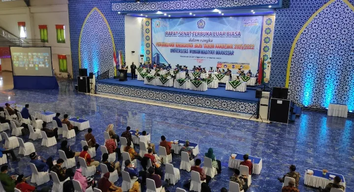 Unismuh Kukuhkan 4021 Mahasiswa Baru