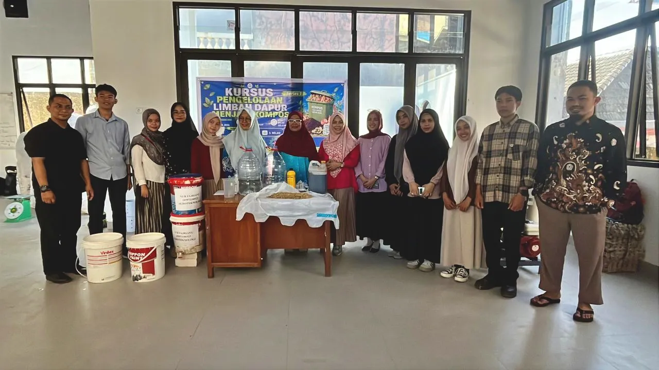 SWSC Unismuh Gelar Pengabdian, Latih Mahasiswa Calon Eco Ranger Olah Limbah Dapur Jadi Kompos
