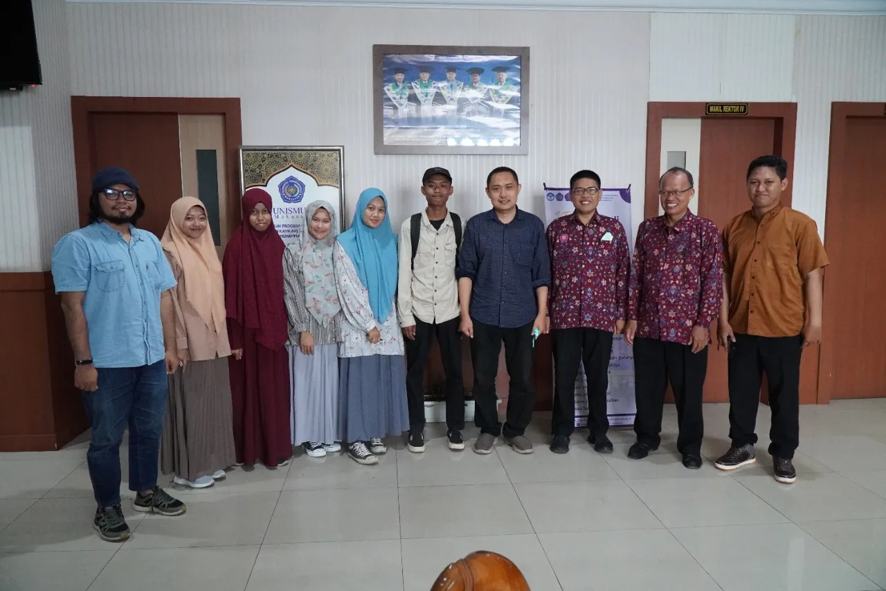 Kaprodi Ilmu Komunikasi Antar Mahasiswa Magang ke Kantor Humas Unismuh