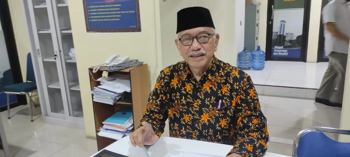 Unismuh Makassar Wisuda 646 Lulusan dan Kukuhkan Guru Besar FISIP