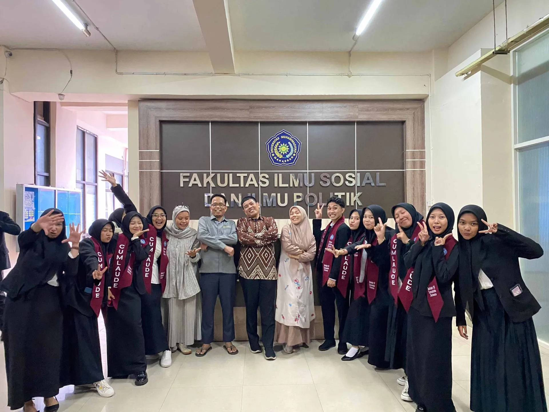 FISIP Unismuh Makassar Gelar Yudisium: Siapkan Alumni Berdaya Saing