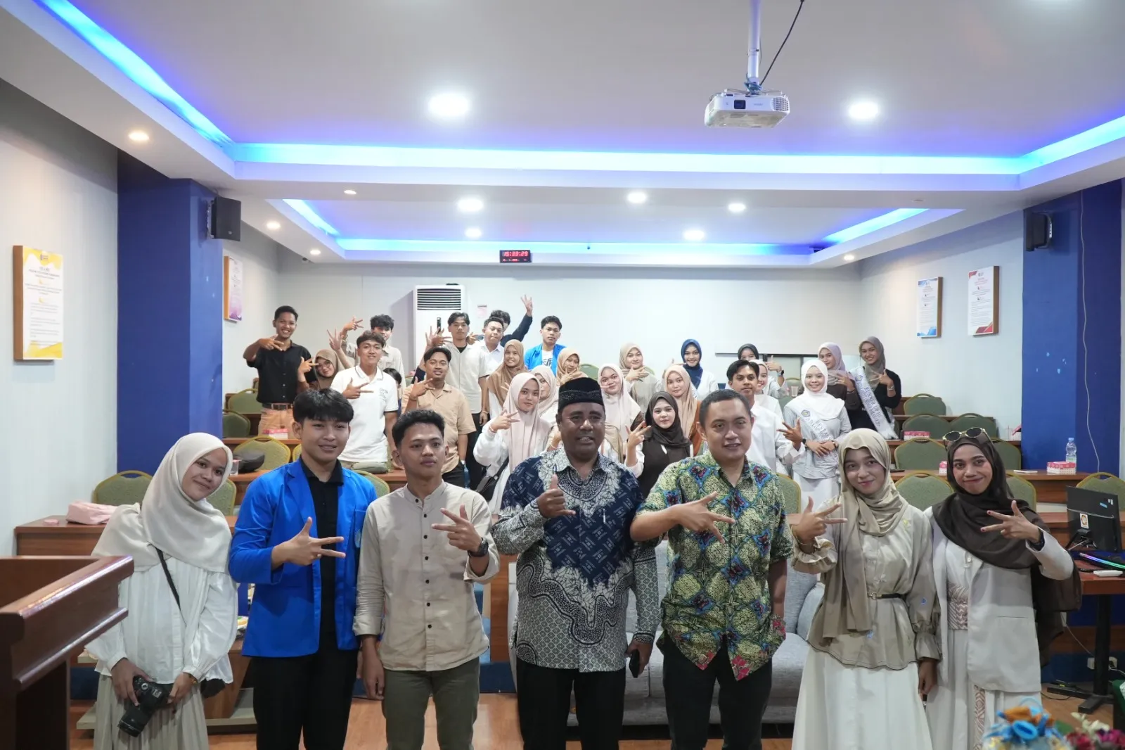 Kuliah Umum Prodi Ilmu Komunikasi Unismuh Makassar Bahas Fikih Informasi di Era Post-Truth