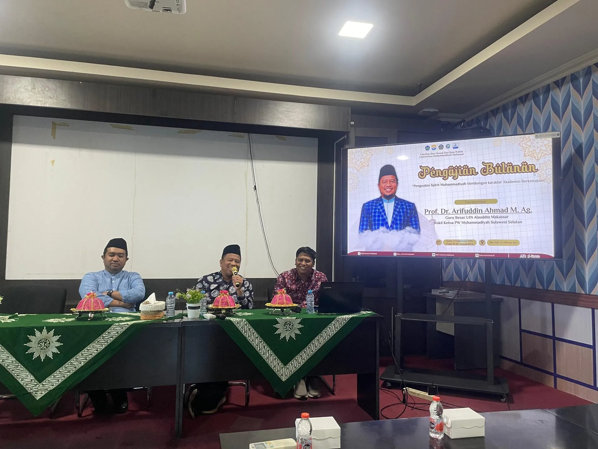 FISIP Unismuh Awali Semester Gasal dengan Pengajian Bersama Prof. Arifuddin Ahmad