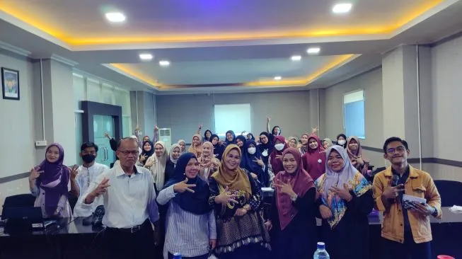 Prodi Ilmu Komunikasi Unismuh Gelar Training Public Speaking