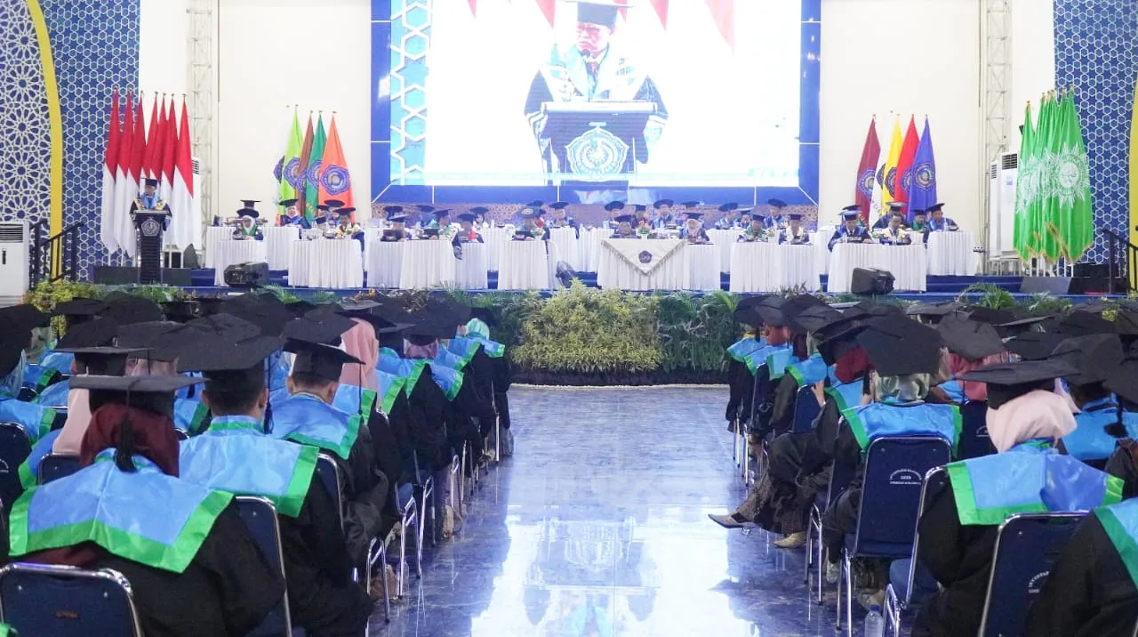 Kukuhkan 1360 Wisudawan, Rektor Unismuh Sampaikan Lima Kabar Penting