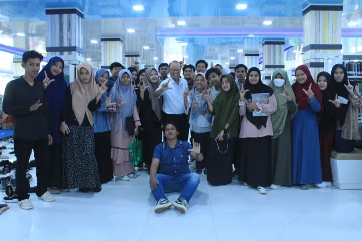 Ilmu Komunikasi Unismuh Makassar Kuliah Lapangan di Perpustakaan Wilayah Sulsel