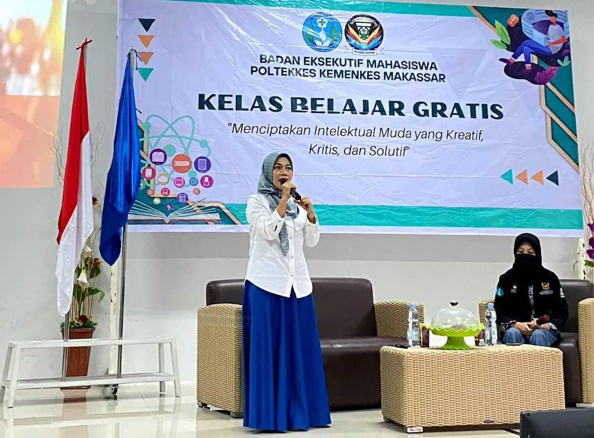 Dosen Ilmu Komunikasi Unismuh Makassar Jadi Narasumber Public Speaking di Poltekkes Kemenkes Makassar