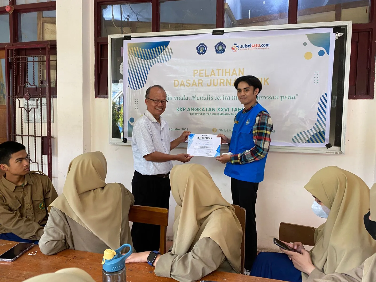 Mahasiswa KKP FISIP Unismuh Gelar Pelatihan Jurnalistik untuk Siswa SMA Muhammadiyah 1 Unismuh Makassar