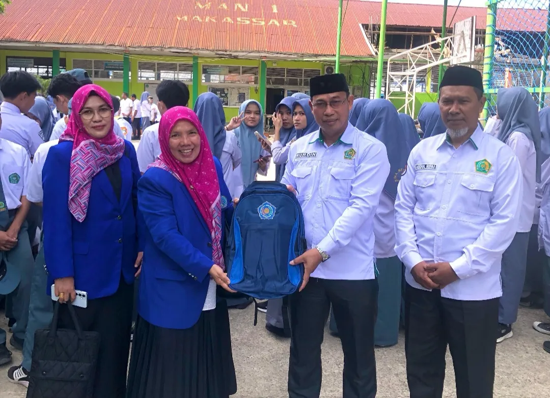 Dekan FISIP Unismuh Ajak Siswa MAN 1 Makassar Kuliah di Kampus Unggul dan Islami
