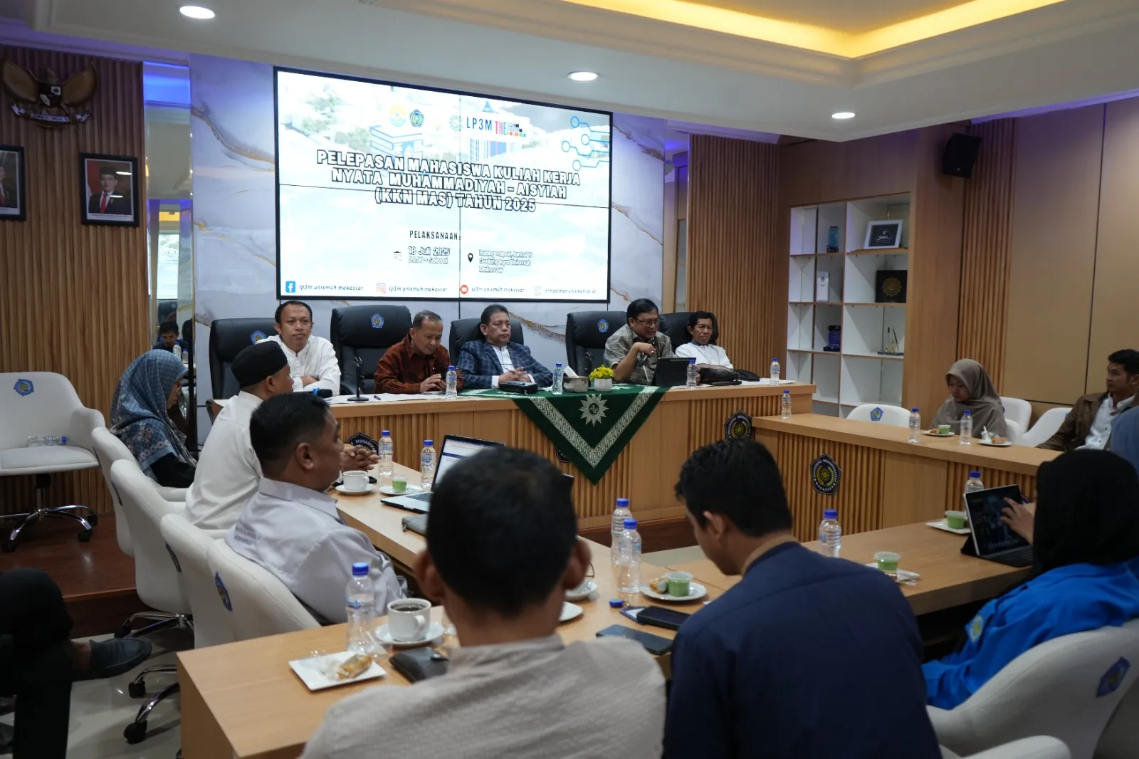 Lepas Mahasiswa Ikuti KKN-MAS 2025, Rektor Unismuh Ingatkan Misi Dakwah, Jaga Nilai di Tanah Melayu