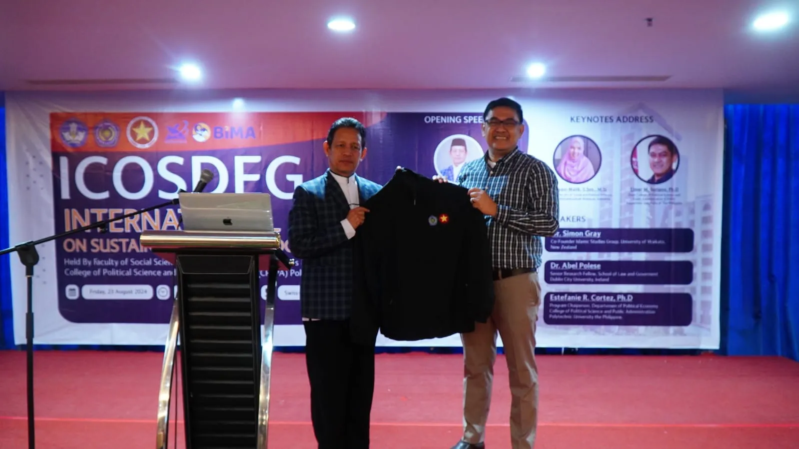 Rektor Unismuh Makassar Buka ICOSDEG 2024, Tekankan Pentingnya Kolaborasi Global